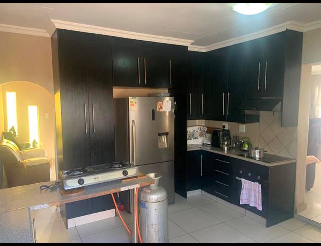 3 BEDROOM HOUSE FOR SALE IN RACEVIEW